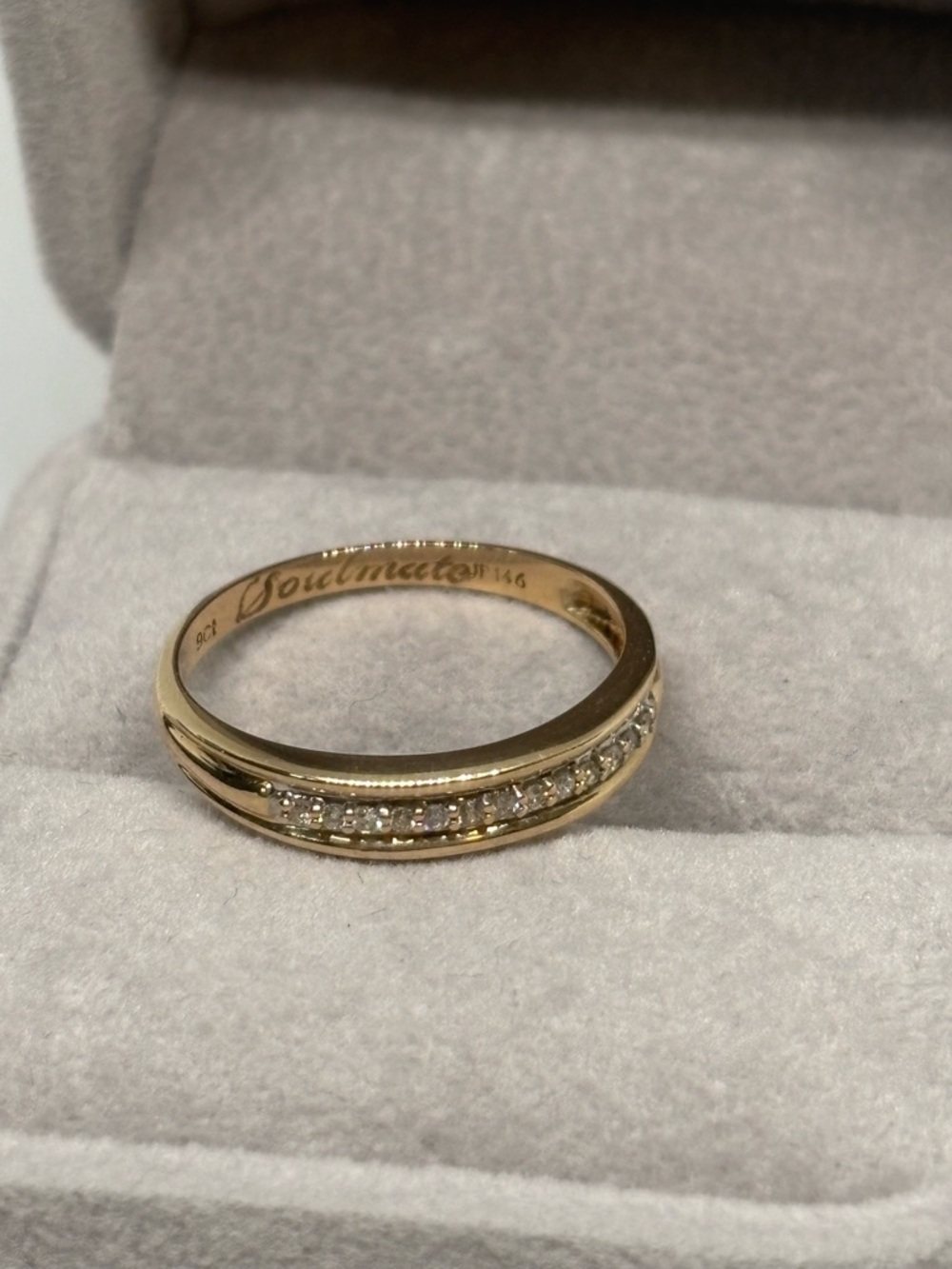 Soulmates 9K Gold Diamond Ring Band, size 7-7.25